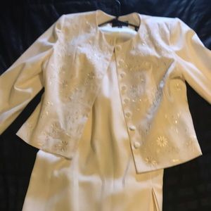 Dress suit